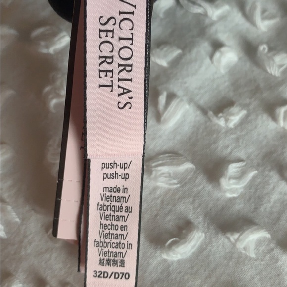 Victoria Secret Body by Victoria Push Up Bras - Picture 4 of 6